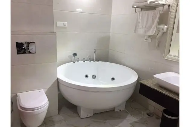 Deluxe Tek Büyük veya İki Ayrı Yataklı Oda