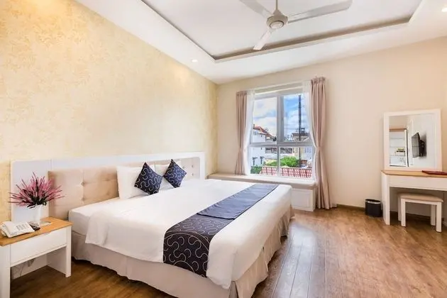 Deluxe Tek Büyük Yataklı Oda