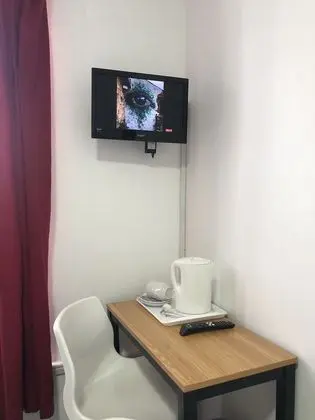 Basic Tek Büyük Yataklı Oda