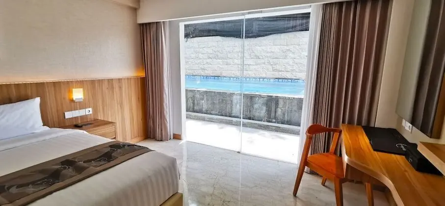 Deluxe Tek Büyük veya İki Ayrı Yataklı Oda, Havuz Kullanımı