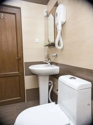 Üç Kişilik Oda