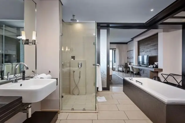 Luxury Oda
