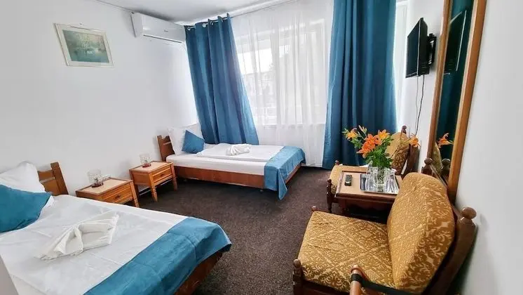 Tek Büyük veya İki Ayrı Yataklı Oda