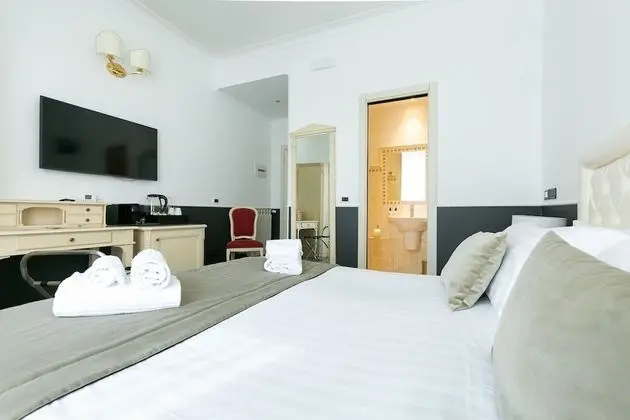 Deluxe Tek Büyük Yataklı Oda