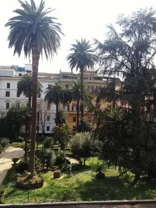 Luxury Tek Büyük Yataklı Oda