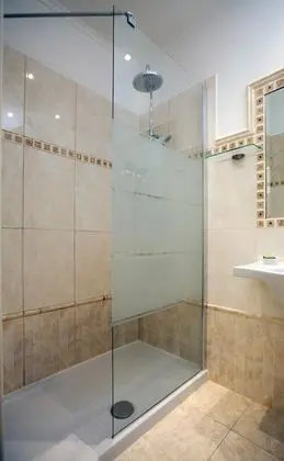 Luxury Tek Büyük Yataklı Oda