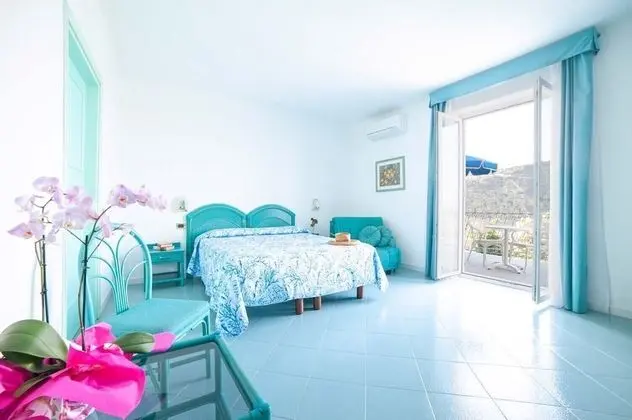 Superior Tek Büyük veya İki Ayrı Yataklı Oda, Balkon, Deniz Manzaralı