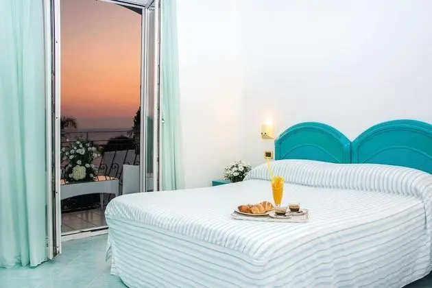 Superior Tek Büyük veya İki Ayrı Yataklı Oda, Balkon, Deniz Manzaralı