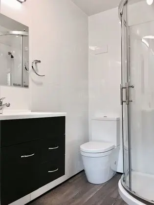 Stüdyo, Bahçe Manzaralı