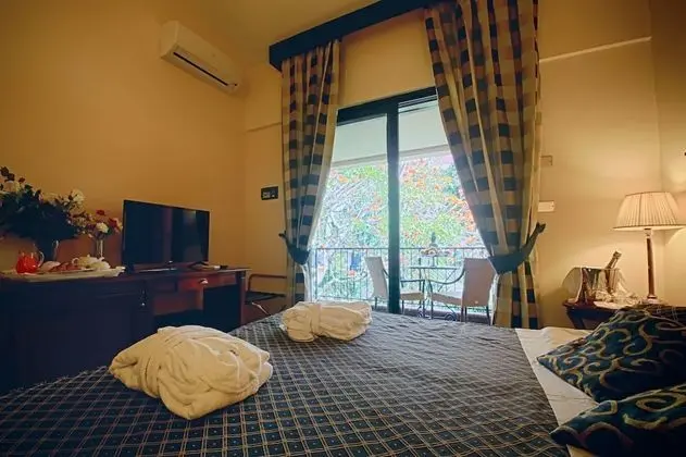 Classic Tek Büyük veya İki Ayrı Yataklı Oda, Balkon