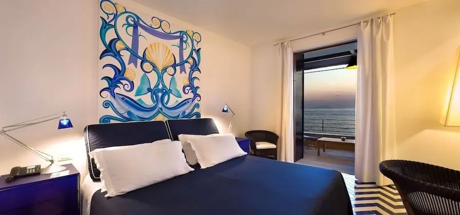 Tek Büyük Yataklı Oda, Deniz Manzaralı (Prestige)