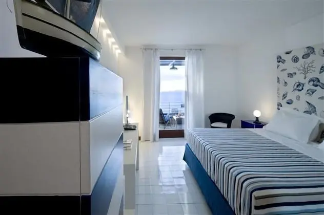 Tek Büyük Yataklı Oda, Deniz Manzaralı (Prestige)