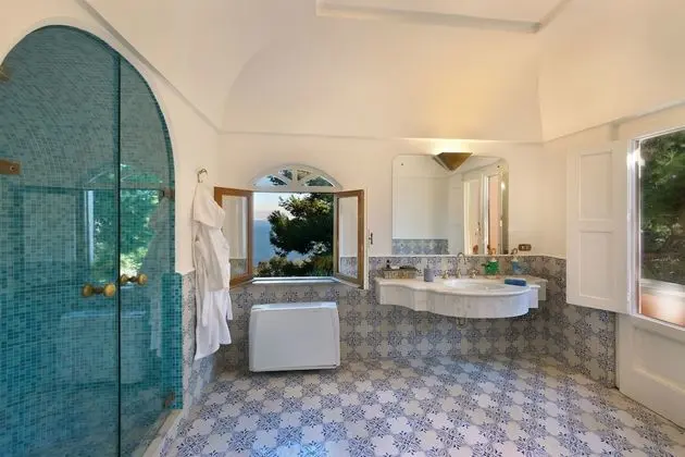 Deluxe Tek Büyük Yataklı Oda, Deniz Manzaralı