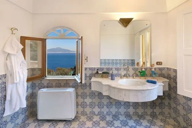 Deluxe Tek Büyük Yataklı Oda, Deniz Manzaralı