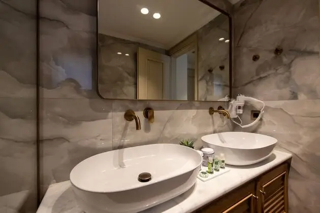 Deluxe Üç Kişilik Oda