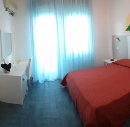 Büyük Yataklı Tek Kişilik Oda, Deniz Manzaralı