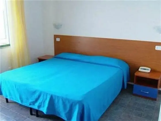 Üç Kişilik Oda, Dağ Manzaralı