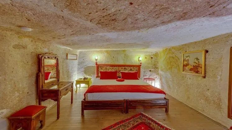 Jakuzili Deluxe Cave, , Jakuzili