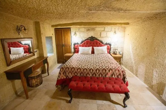 Cave Suite,    , Şömineli ve Jakuzili
