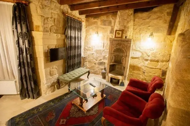 Cave Suite,    , Şömineli ve Jakuzili