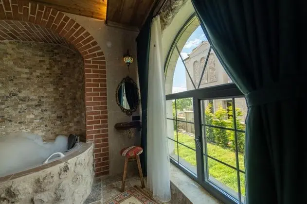 Luxury Suite, Şömineli ve Jakuzili