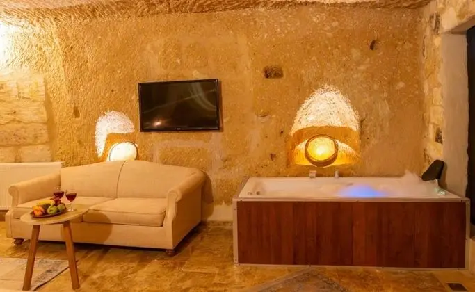 https://images.odamax.com/img/1024x768/odamax/image/upload/Cappadocia_Home_202604101142293_202_18_.jpg