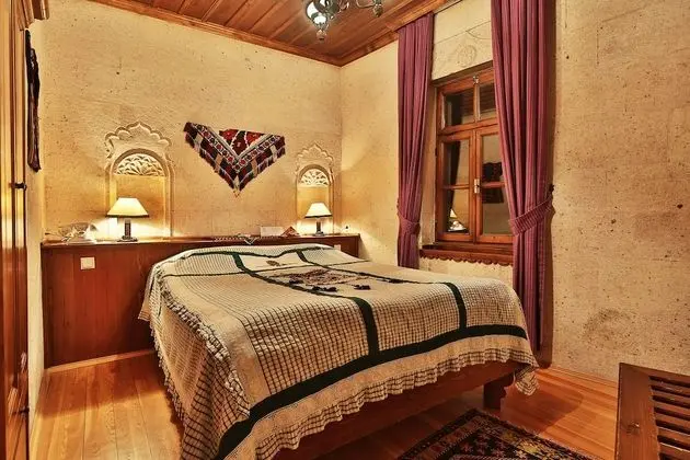 Deluxe Suite I
