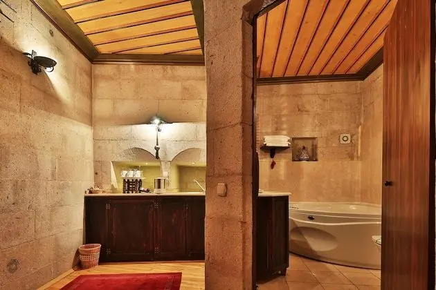 Deluxe Suite I
