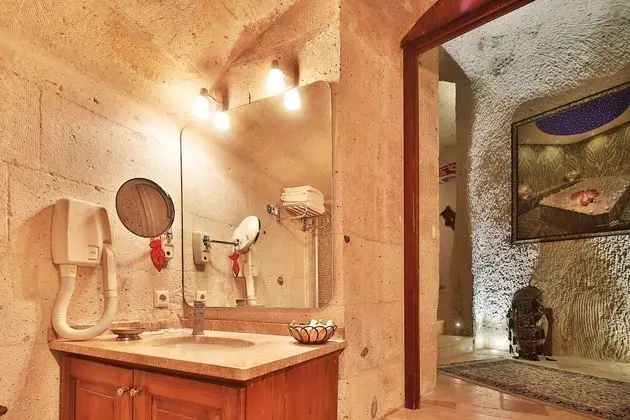 Deluxe Suite I