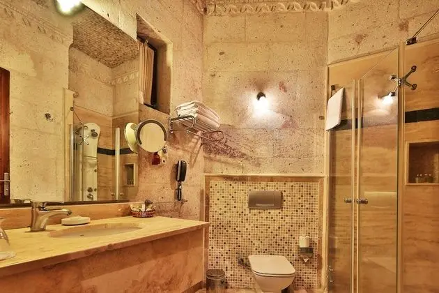 Deluxe Suite I