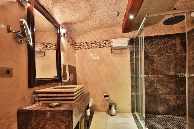 Deluxe Suite I