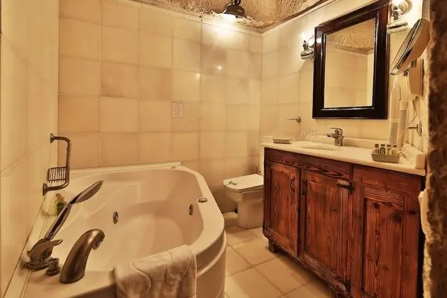 Deluxe Suite II