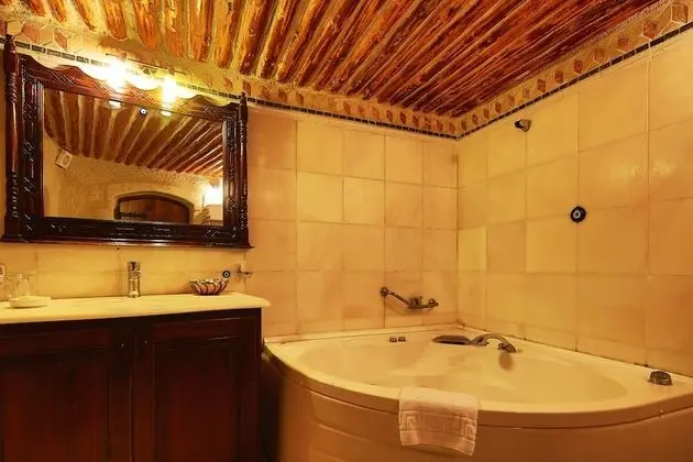 Deluxe Suite II