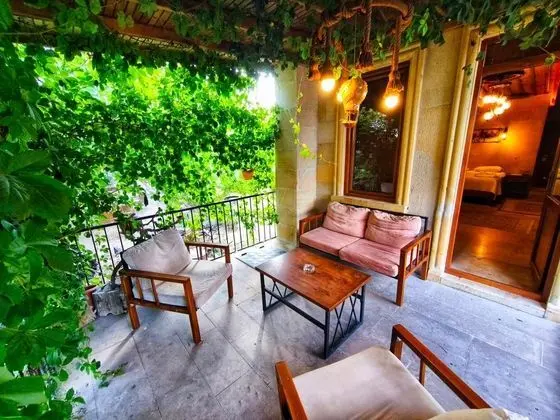 Queen Suite - Jakuzili, Avlu Manzaralı, Jakuzili ve Balkonlu