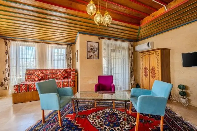 Queen, Vadi veya Bahçe Manzaralı, Balkonlu