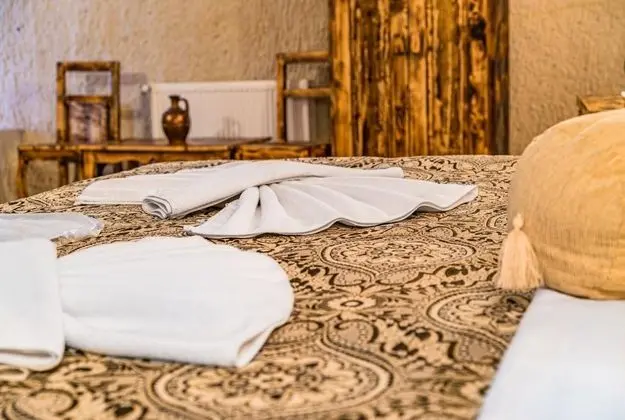 Çift Kişilik, Simge Yapı Manzaralı, Balkonlu