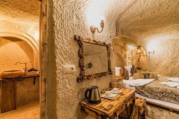 Çift Kişilik, Simge Yapı Manzaralı, Balkonlu