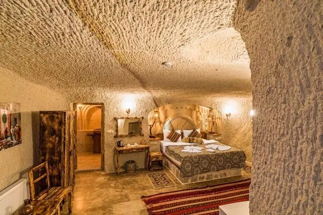 Çift Kişilik, Simge Yapı Manzaralı, Balkonlu
