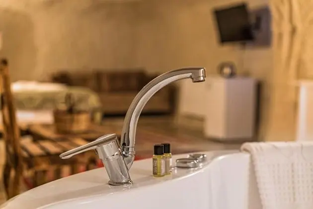 Suite, Simge Yapı Manzaralı, Şömineli ve Jakuzili