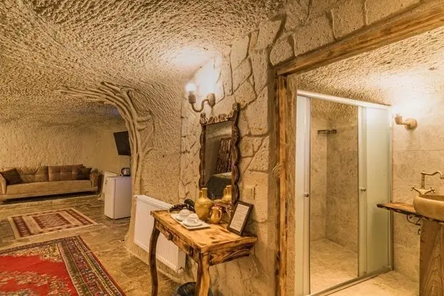 Suite, Simge Yapı Manzaralı, Şömineli ve Jakuzili