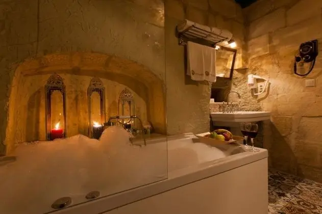 Stone Deluxe Room, , Jakuzili