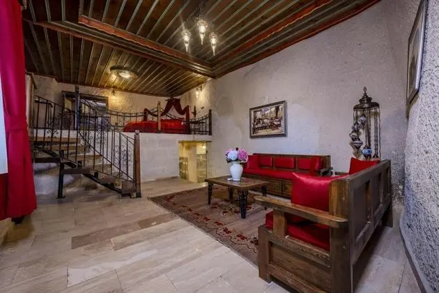 King Cave Suite,    , Jakuzili