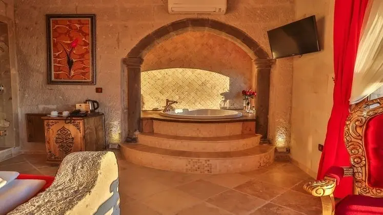 Panoramic Stone Suite, Jakuzili