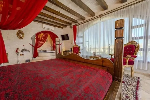 Panoramic Stone Suite, Jakuzili