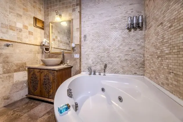 Suite, Jakuzili