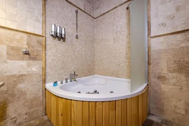 Suite, Jakuzili