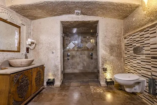 Superior Cave Suit,    , Jakuzili