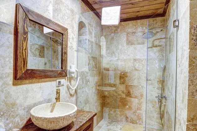 Deluxe Oda, Giriş Katı