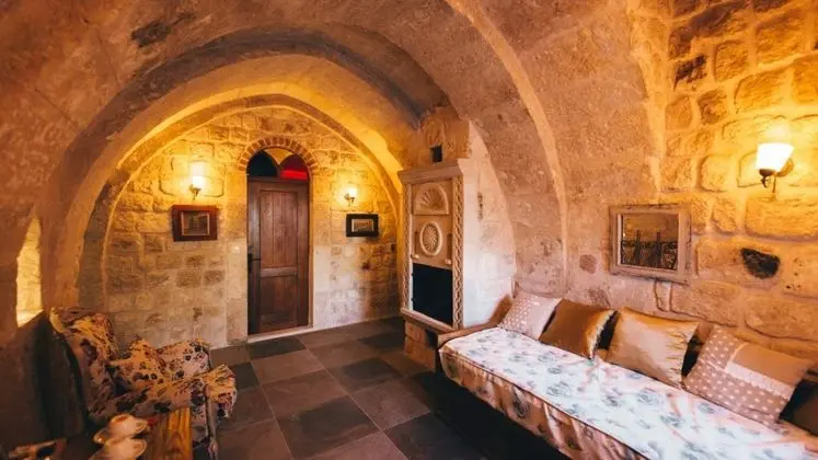 Cave Suite, , Şömineli ve Jakuzili