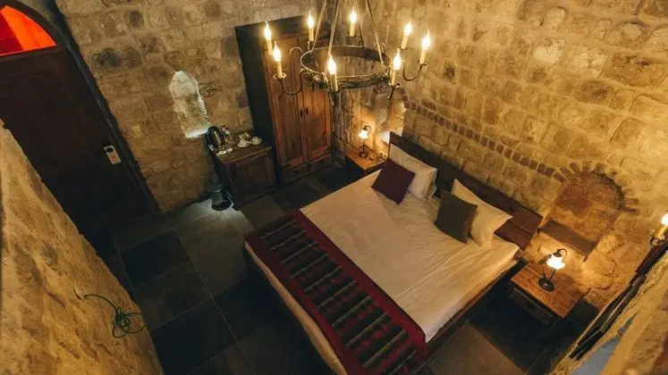 Deluxe Cave, , Jakuzili